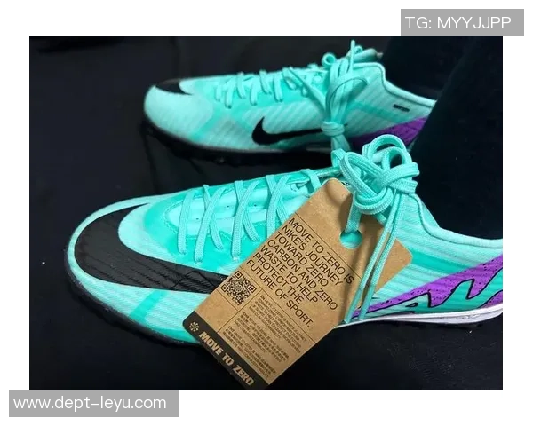 探索Nike足球鞋毒蜂2的卓越性能与设计魅力，助你在赛场上尽显风采